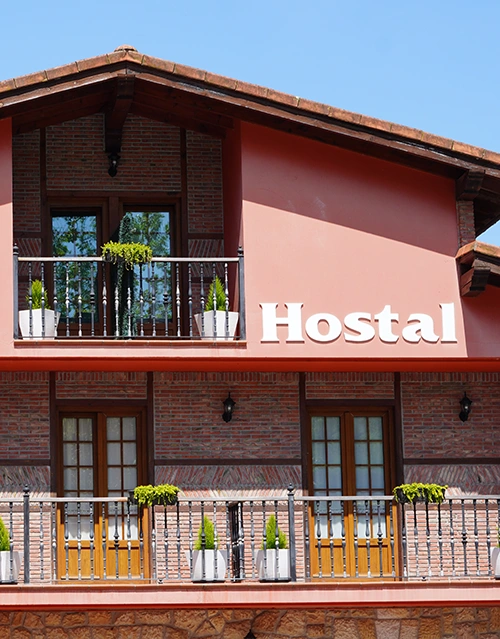 corrales de buelna hostal